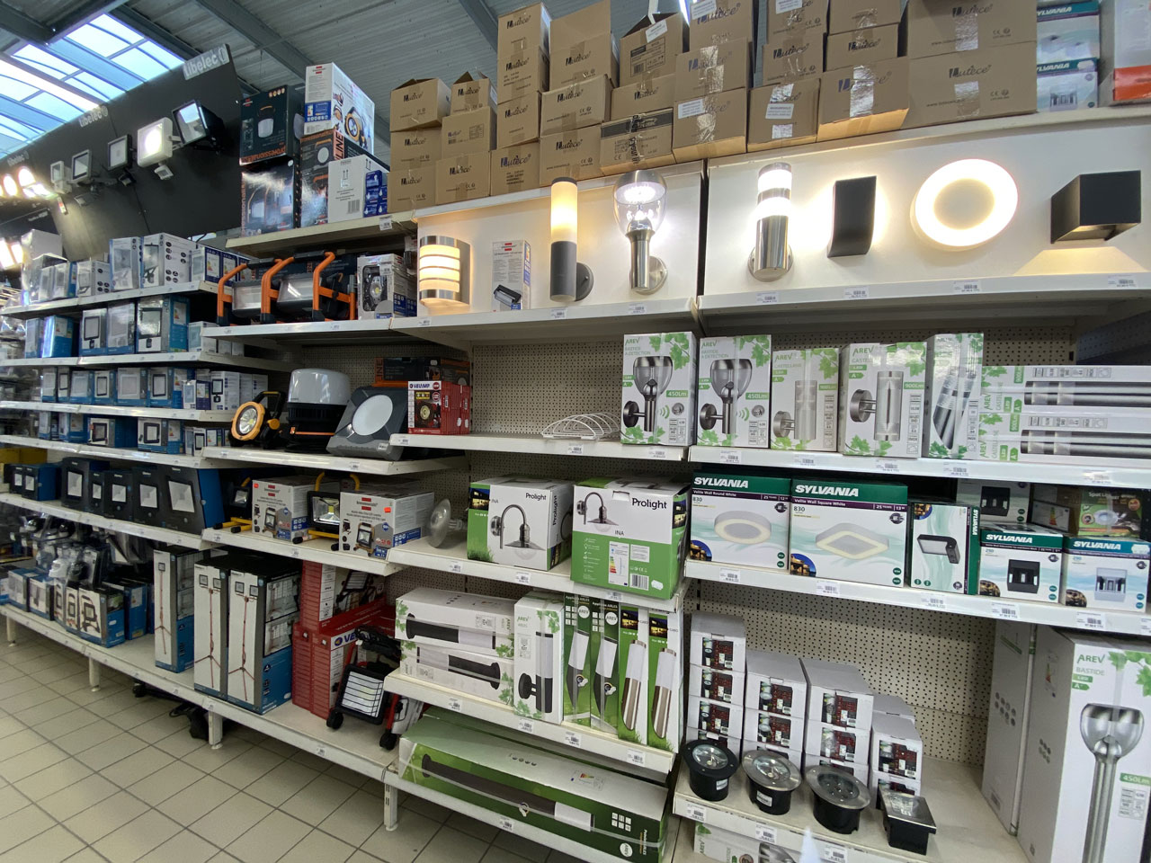 Produits luminaires en vente dans le magasin